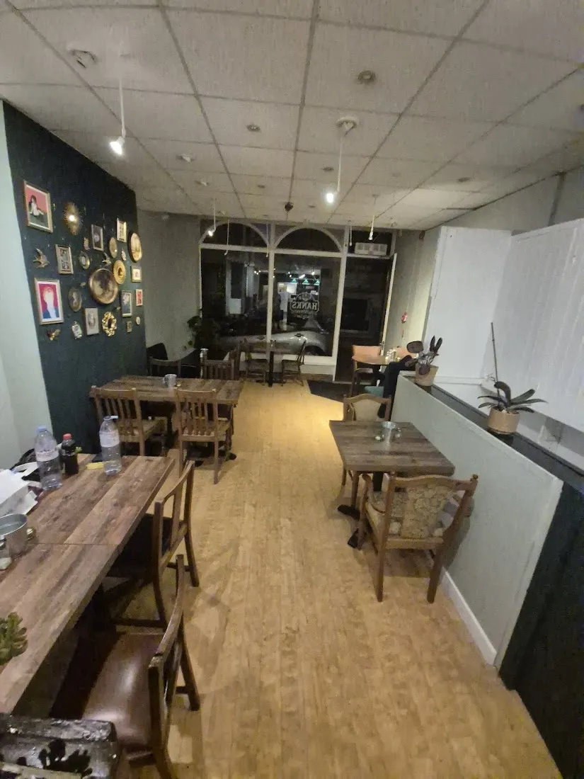 Hank's Vegan Restaurant